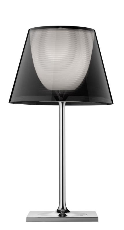 Ktribe T1 Tischleuchte von Flos: Moderne Tischlampe mit schwarzem Schirm und Chromfuß.